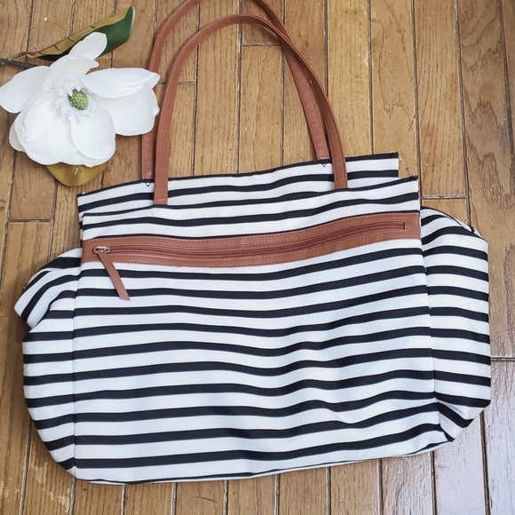 DSW Weekender Overnight Resort Striped Tote Bag with Brown Handles - Picture 1 of 8
